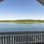 Flott Sjohus Rett Ved Saltstraumen