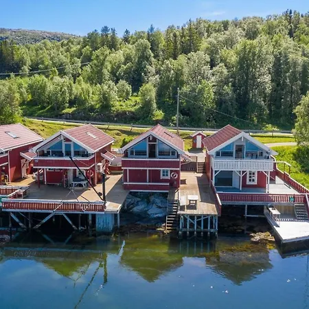 Flott Sjohus Rett Ved Nyaraló *