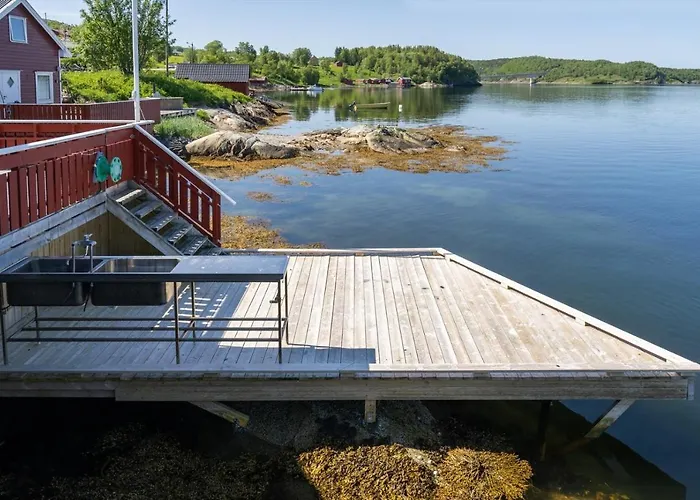 Flott Sjohus Rett Ved Сasa de vacaciones *